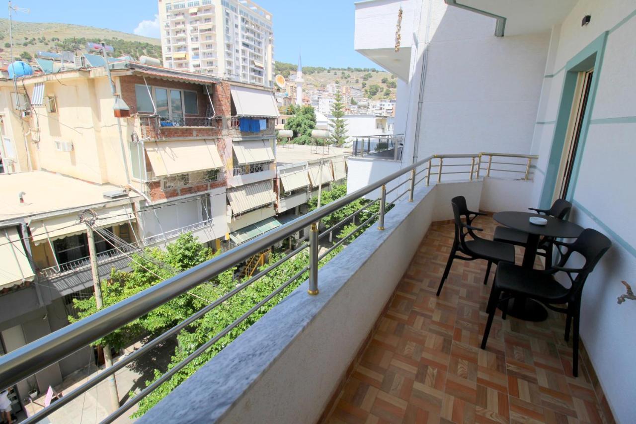 Doka Center Apartments Sarandë Exterior foto